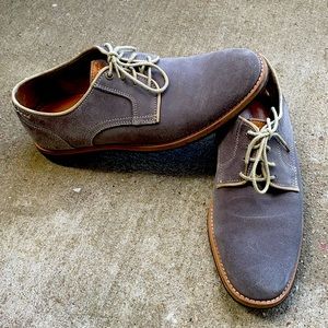 Johnston& Murphy, Gray Suede Derby’s w/ Crepe Sole
